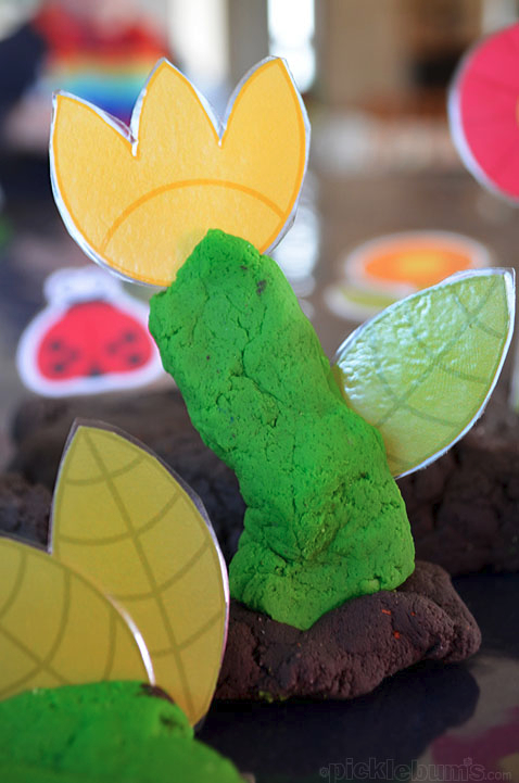 Шаблоны цветов для игр с детьми