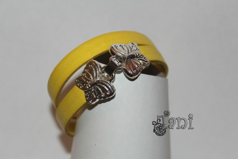 Браслетик "Желтая бабочка"