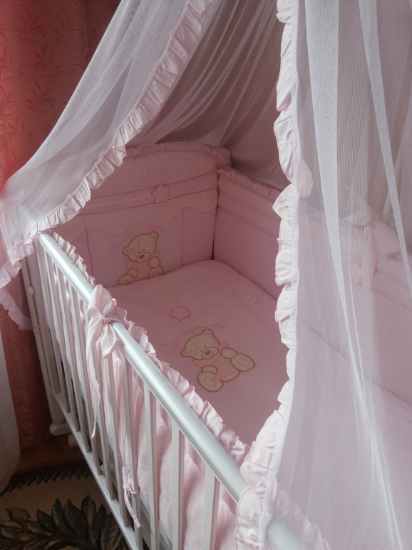 Немного похвастаюсь)))Кроватка и шезлонг для дочи