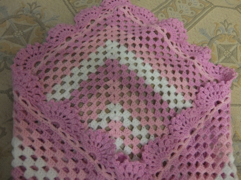 Пледы разные 3 штуки