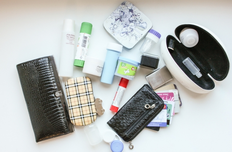 Коробочка с баночками и замочками