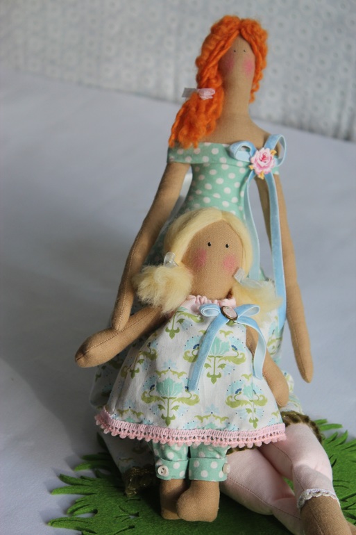 Мама с малышкой))