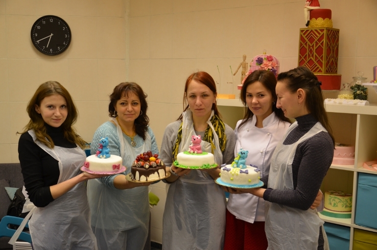 Фото-отчет с прошедших 2х-дневный курсов по декорированию тортов