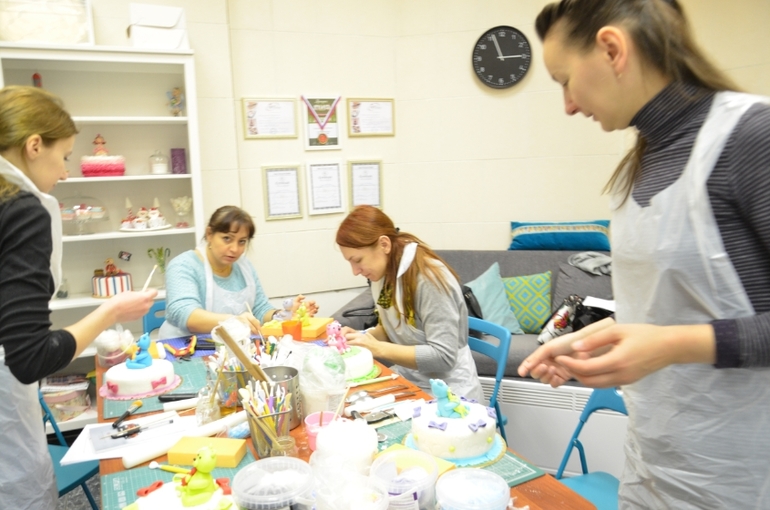 Фото-отчет с прошедших 2х-дневный курсов по декорированию тортов