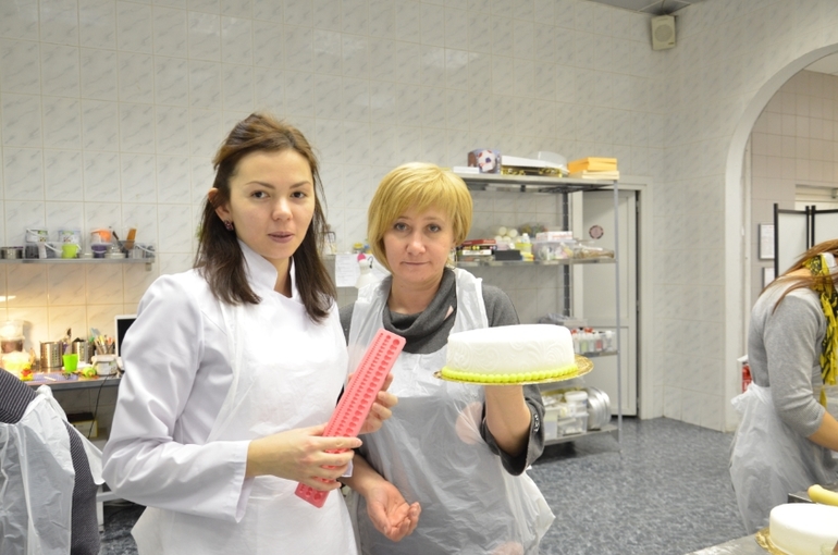 Фото-отчет с прошедших 2х-дневный курсов по декорированию тортов