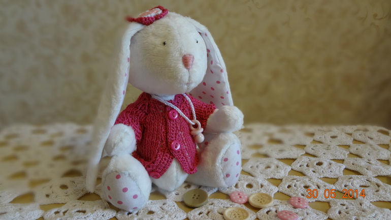 Зайка Пуговка.