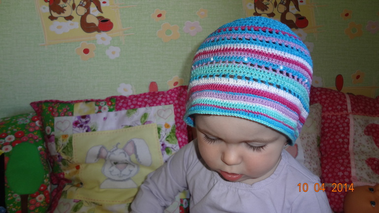 Очередной головной убор для доченьки.