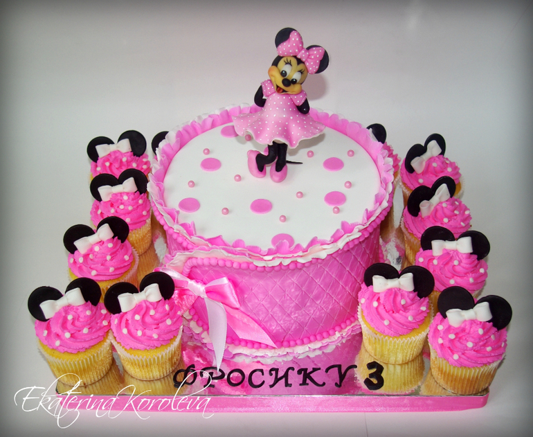 Минни Маус!