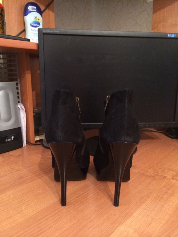 Ботинки новые Steve Madden, 40 р-р. Продаю.