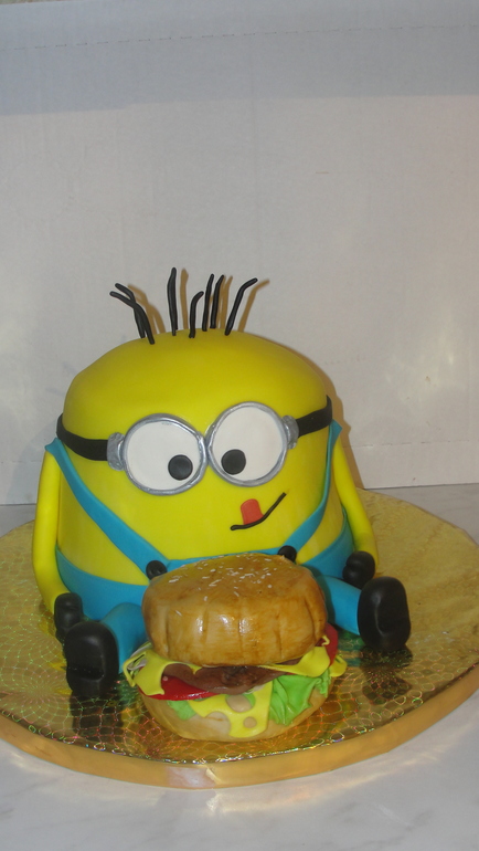 миньончик с чизбургером