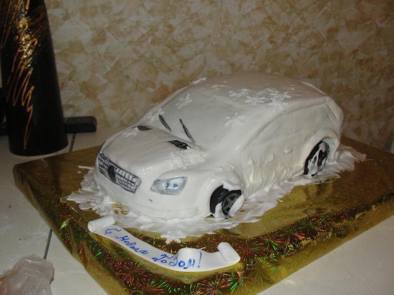 машинка в снегу)))