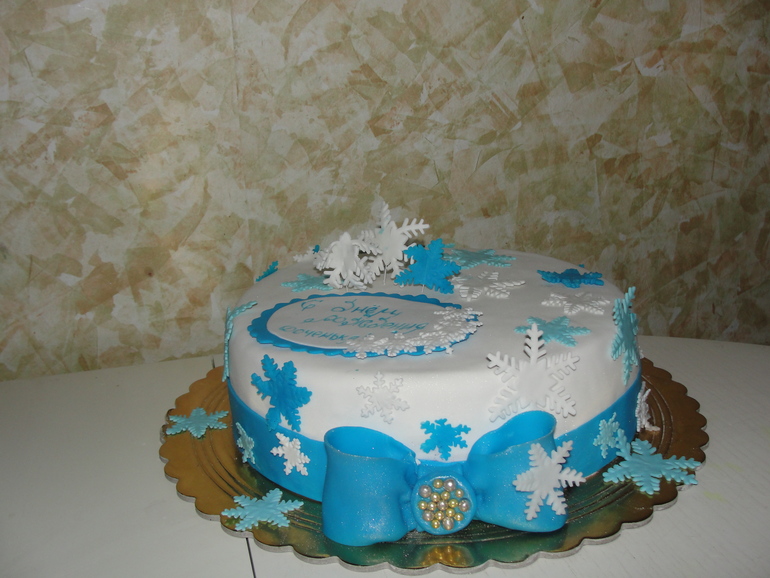 тортик в снежинках