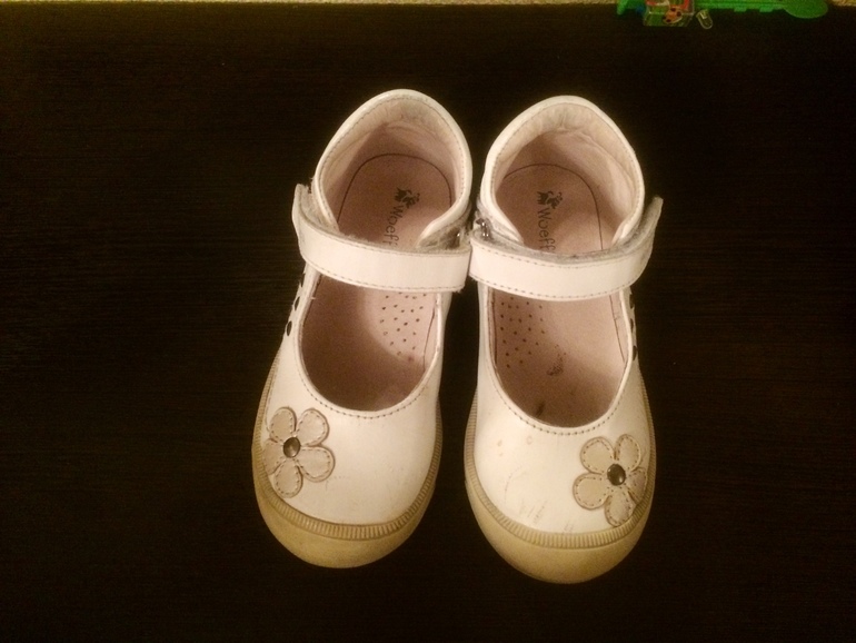 Для девочки 25 размер -16 см по стельке-700 р.