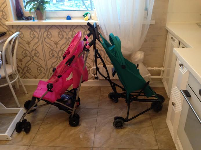 обновили наш колясопарк и сравнение Maclaren Globetrotter и Quinny Yezz