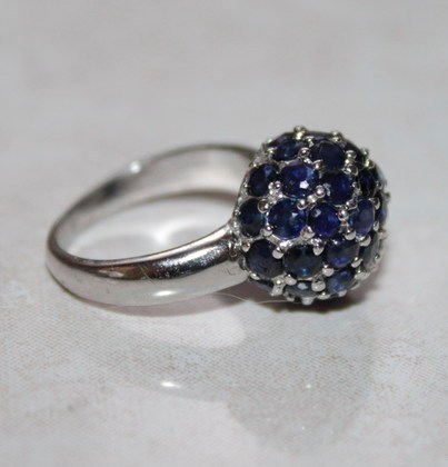 девушки, никому не встречалось подобное кольцо (серебро 925 с сапфирами)