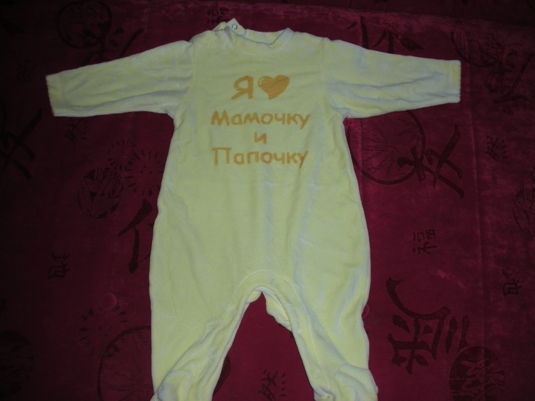 Много одежды на девочку