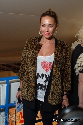 Красавица, умница и вообще приятная во всех отношениях девушка)...