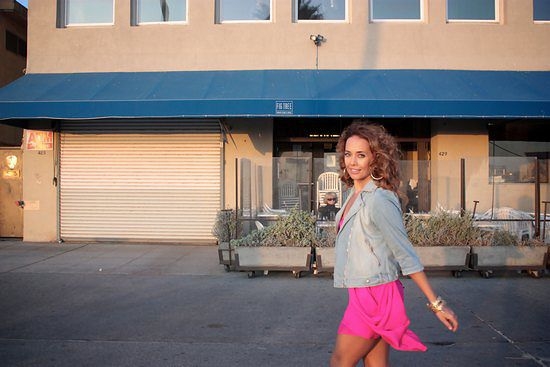 Красавица, умница и вообще приятная во всех отношениях девушка)...