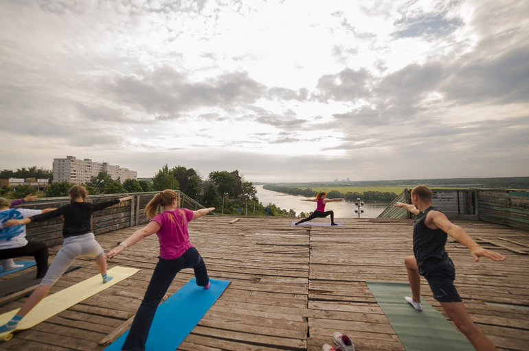 Зарядка с элементами йоги. Сурья Намаскар и Око Возрождения
