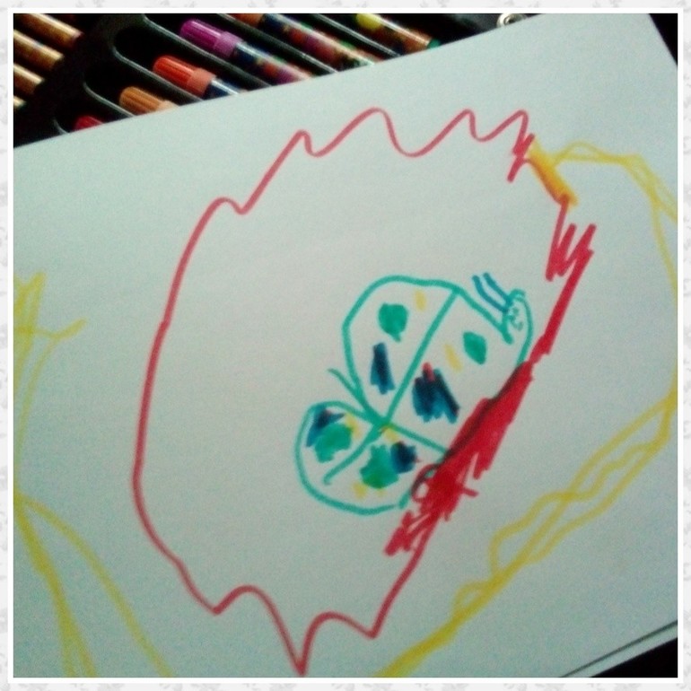 Алина рисует...