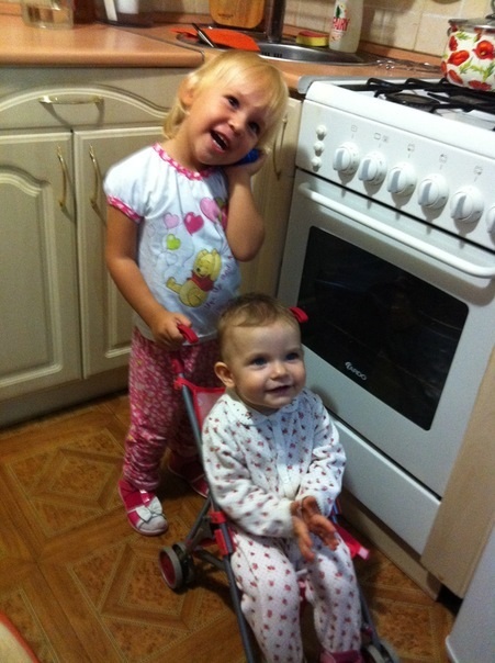 Подруженьки...