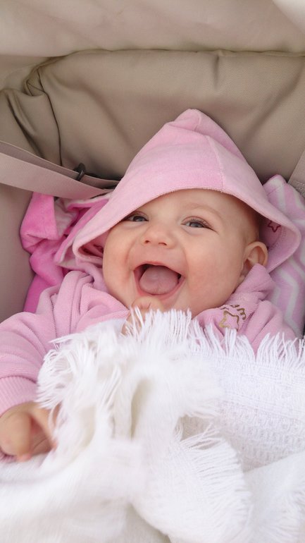 На прогулке.