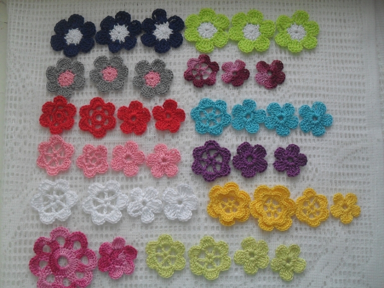 Одежда и шапочки для кукол