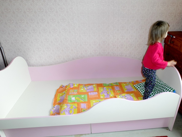 наша новая кровать)