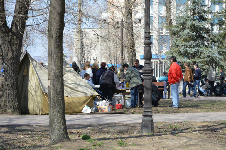 Луганск 9.04.2014г.Очень много фото!