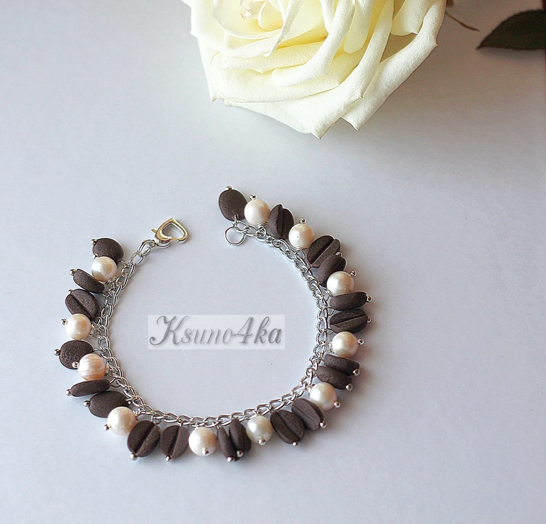 И я туда же)  Браслеты и закладочка...