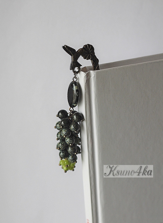 И я туда же)  Браслеты и закладочка...