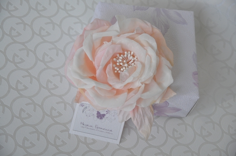 Цветы из шелка..еще парочка работ  и фото невесты