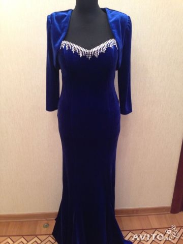 Вечерние платья фирма турецкая  модел JOVANI размер 44-46 бархатные стоит 7000 рублей