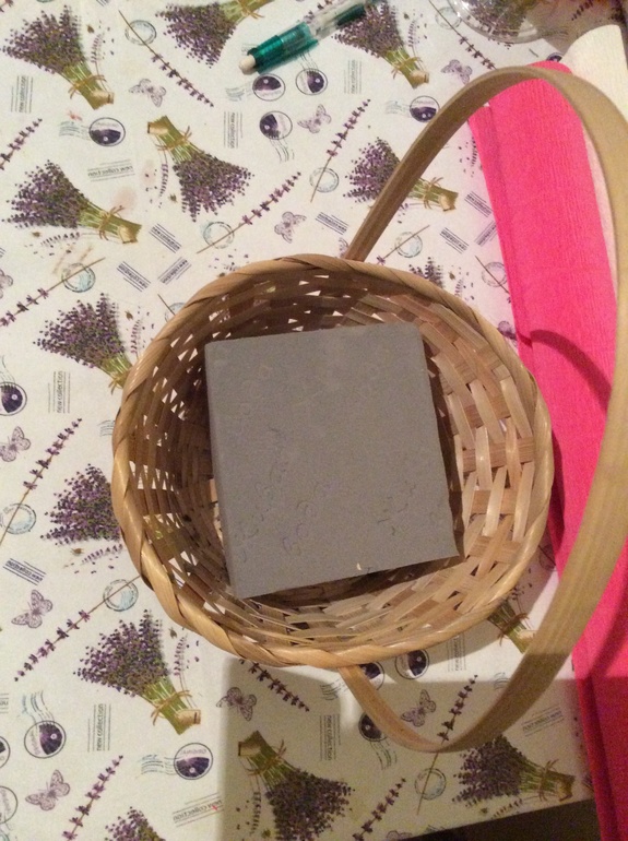 Букет из конфет в корзинке