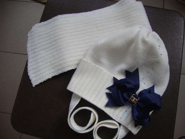 Синее на белом