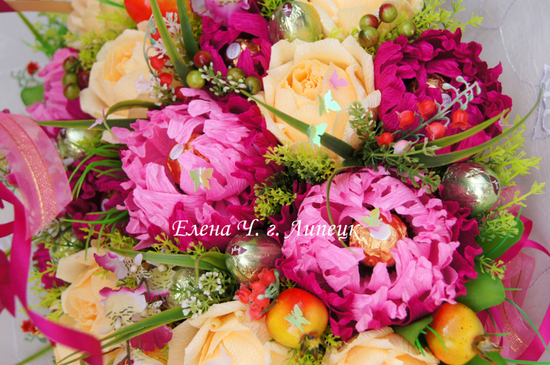 Корзина сезонная с пионами
