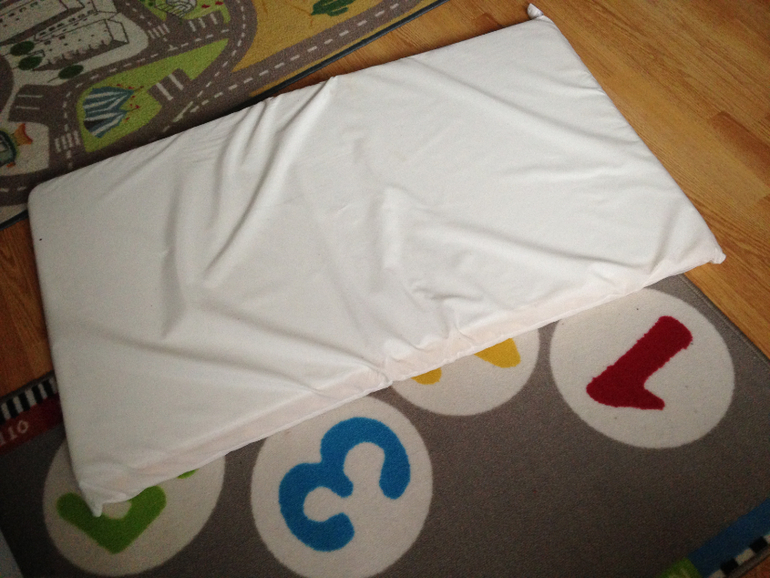 Детский складной манеж-кровать от BabyBjorn