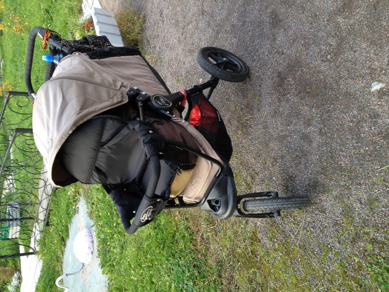 Продам Baby Jogger City Elite с доп. сиденьем