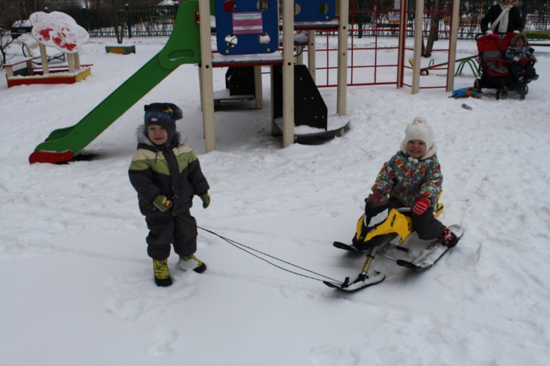 Наш первый ФМ! Новогодний переполох, 1 неделя