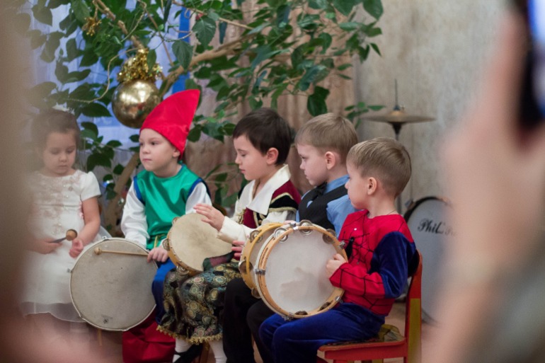 25 декабря - день утренников