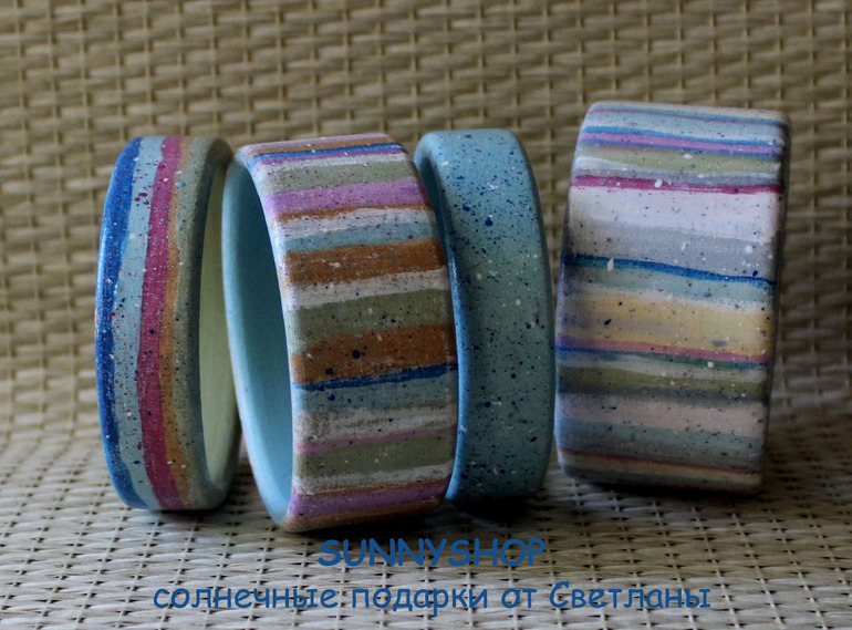 Расписала деревянные браслеты