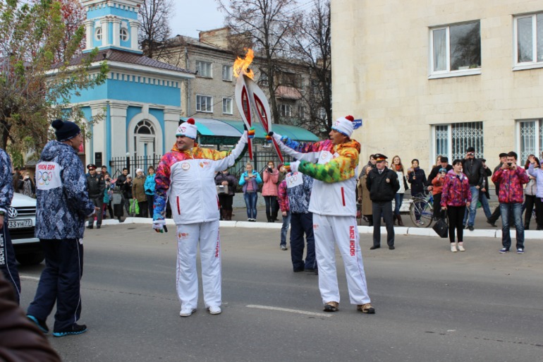 Работы на конкурс классов и обзор  Олимпийской эстафеты ) в нашем городе .