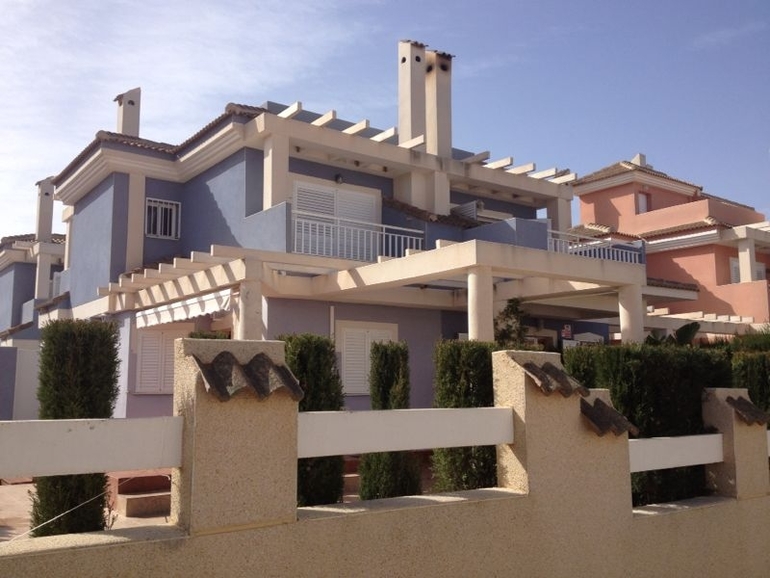 Новый вариант: Дом 3 спальни, 2 ванных, wi-fi (Гран Алакант)