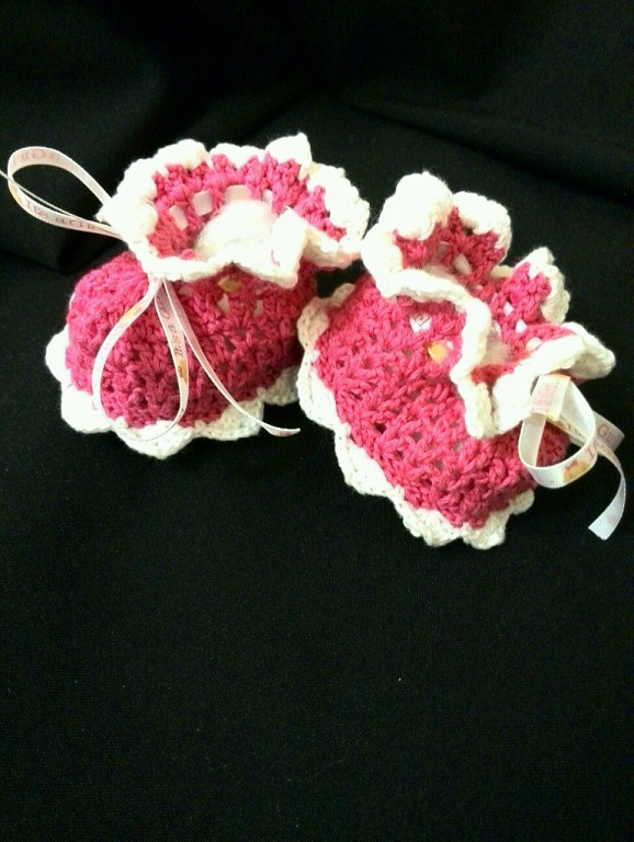 Пинеточки для принцесски и чепчик))