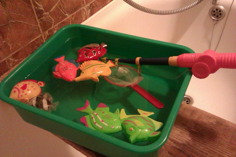 У нас третий день рыбылка)))