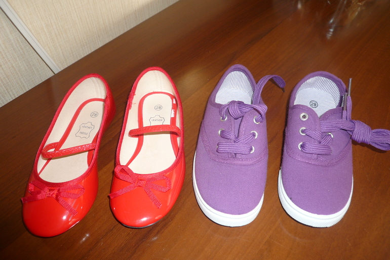 Обувь детская в Ашане.