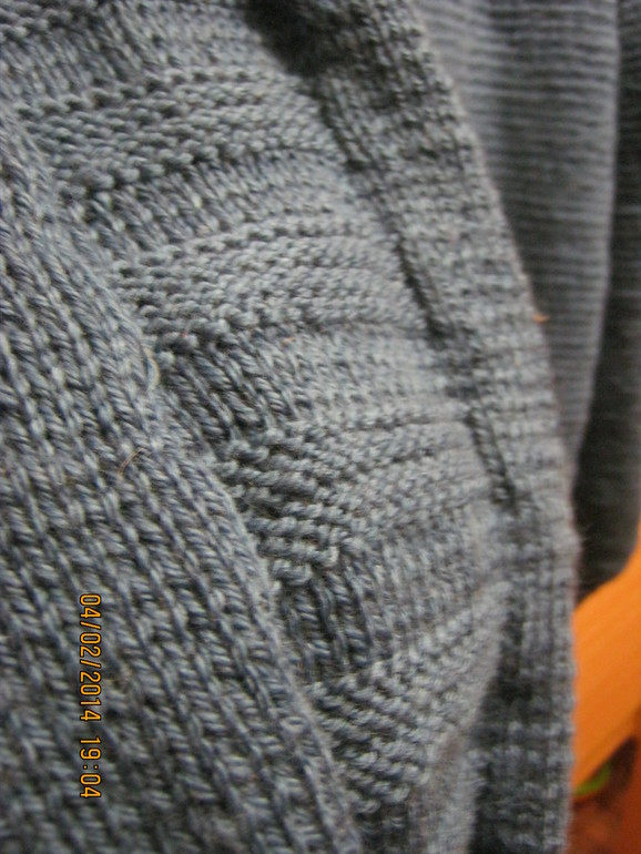 Свитер для любимого супруга.