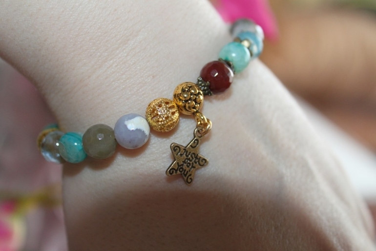 Мои первые браслетики!