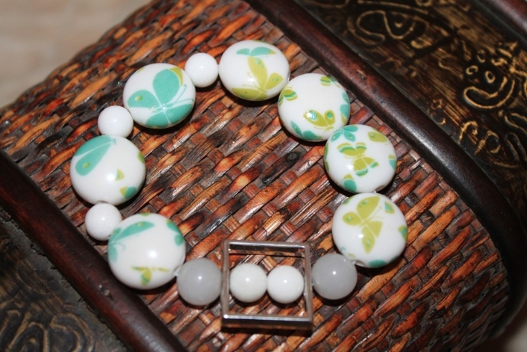 Мои первые браслетики!