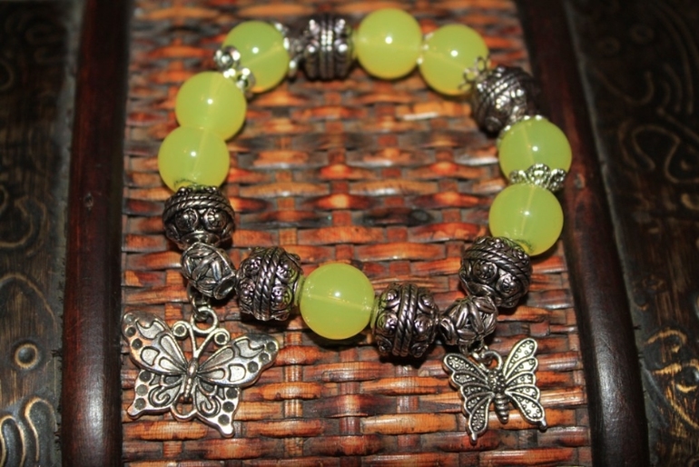 Мои первые браслетики!